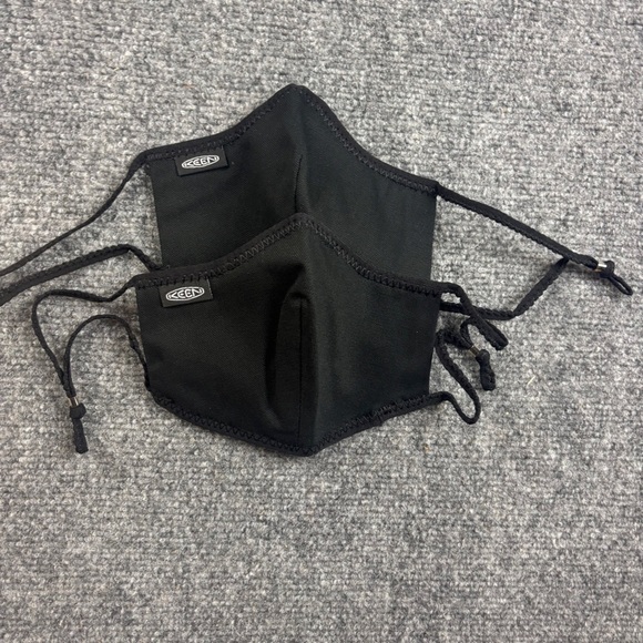 KEEN Unisex Black 2 pack New In Box Face Masks size: Medium/Large - Picture 2 of 4